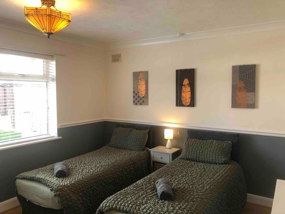 29 Comfort House 2 Bedroom Townhouse With Parking Scunthorpe Buitenkant foto