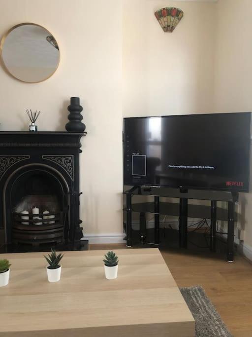 29 Comfort House 2 Bedroom Townhouse With Parking Scunthorpe Buitenkant foto