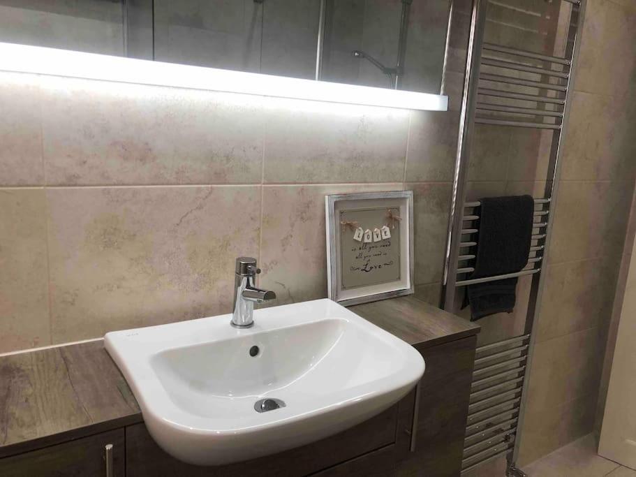 29 Comfort House 2 Bedroom Townhouse With Parking Scunthorpe Buitenkant foto